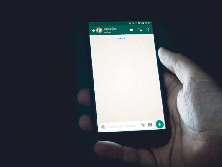 eliminare file whatsapp (fonte unsplash)