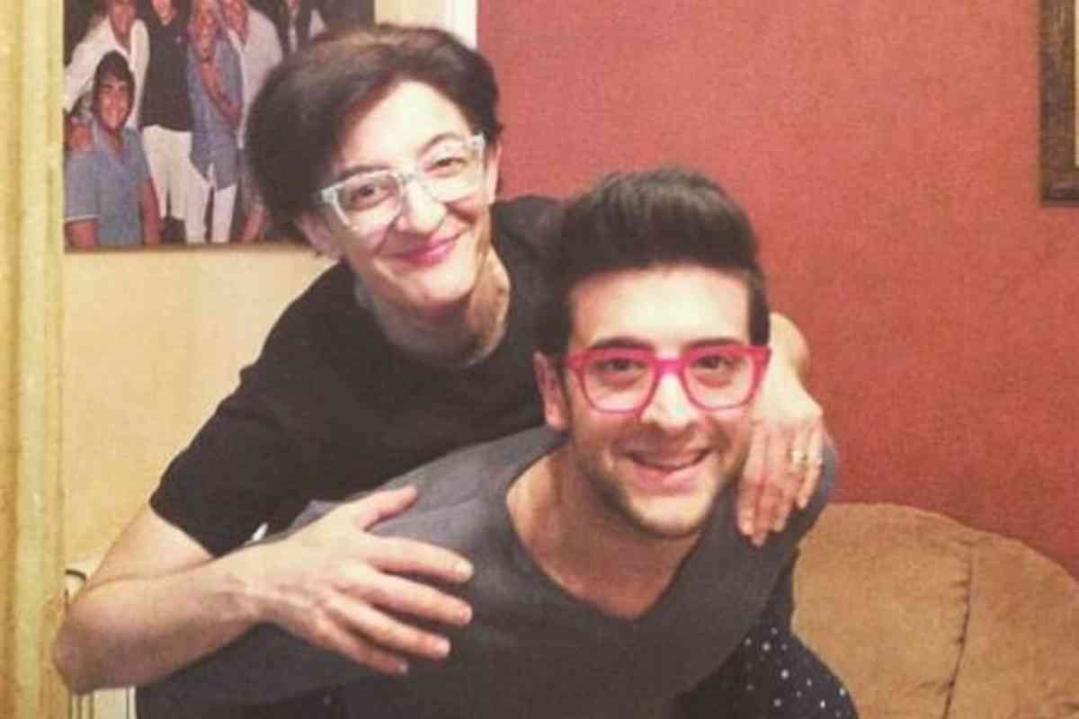 Piero Barone con la mamma (web source) 23.12.2022 crmag