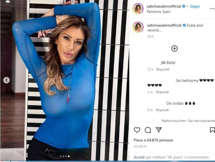 Sabrina Salerno trasparenze in blu (Instagram) 5.12.2022 crmag